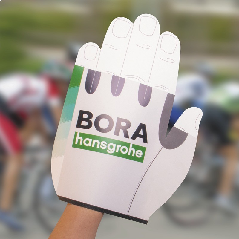 Main de supporter en carton 23x34cm