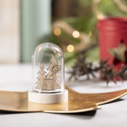 Décoration de Noël au design original avec des rennes et un arbre de Noël à l´intérieur