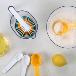 Cuilleres et pichet doseurs & entonnoir & spatule