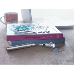 Set d'outils avec torche