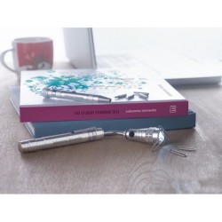 Set d'outils avec torche