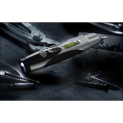 Set tournevis, niveau, et torche