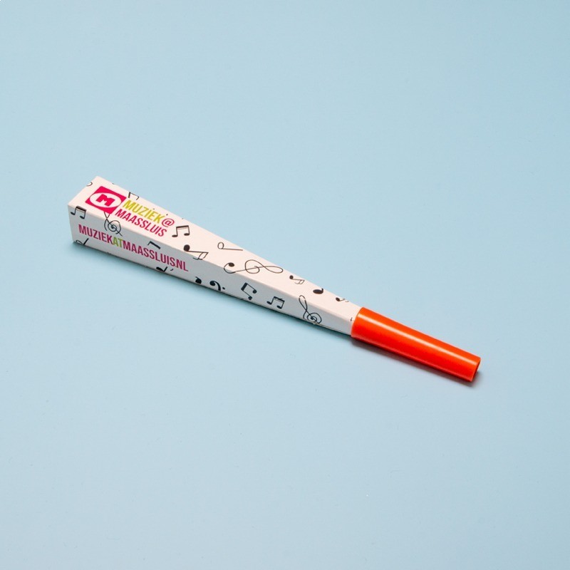 Petite trompette en carton