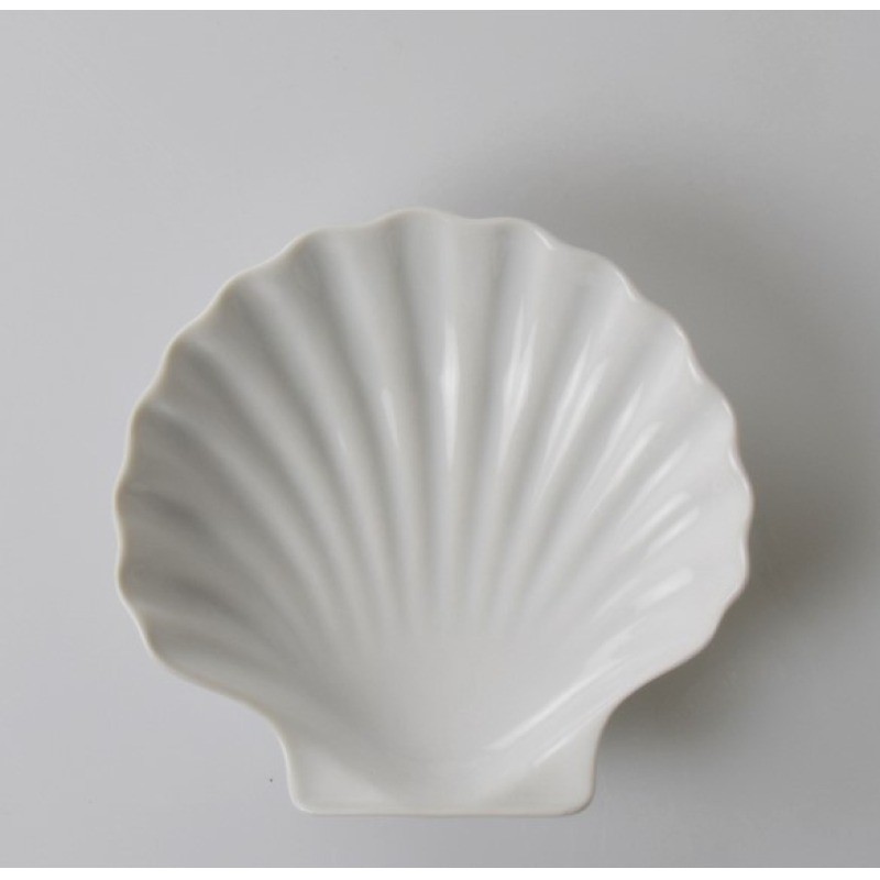 Assiette en forme de coquille Saint-Jacques
