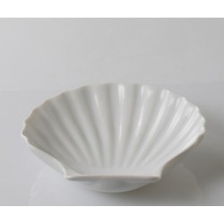 Assiette en forme de coquille Saint-Jacques