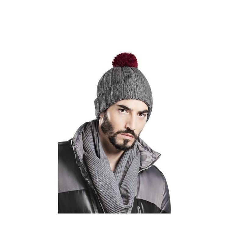 Bonnet a pompon