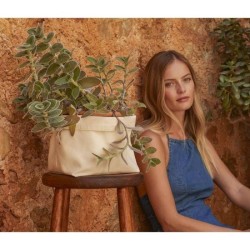 Reversible canvas organiser