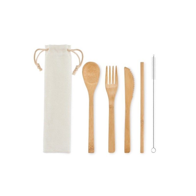 Couverts en bambou avec paille