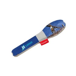 Set de couverts en métal avec une boîte