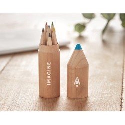 6 crayons dans un étui en bois