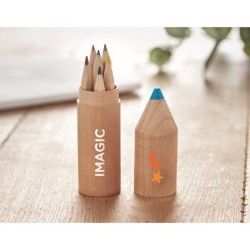 6 crayons dans un étui en bois