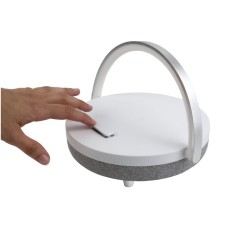 Éclairage de haut-parleur 4-en-1 Prixton avec base de charge sans fil