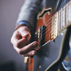 Médiator de guitare