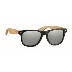Lunettes de soleil en bambou.