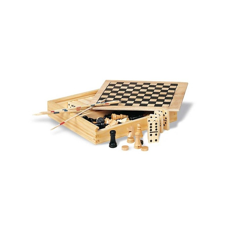  4 jeux dans une boîte en bois