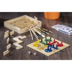 Set de 4 jeux dans la boîte pratique en bois