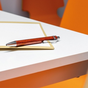 Stylo à bille en bois, vue 3