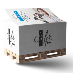 Bloc cube sur palette, vue 2