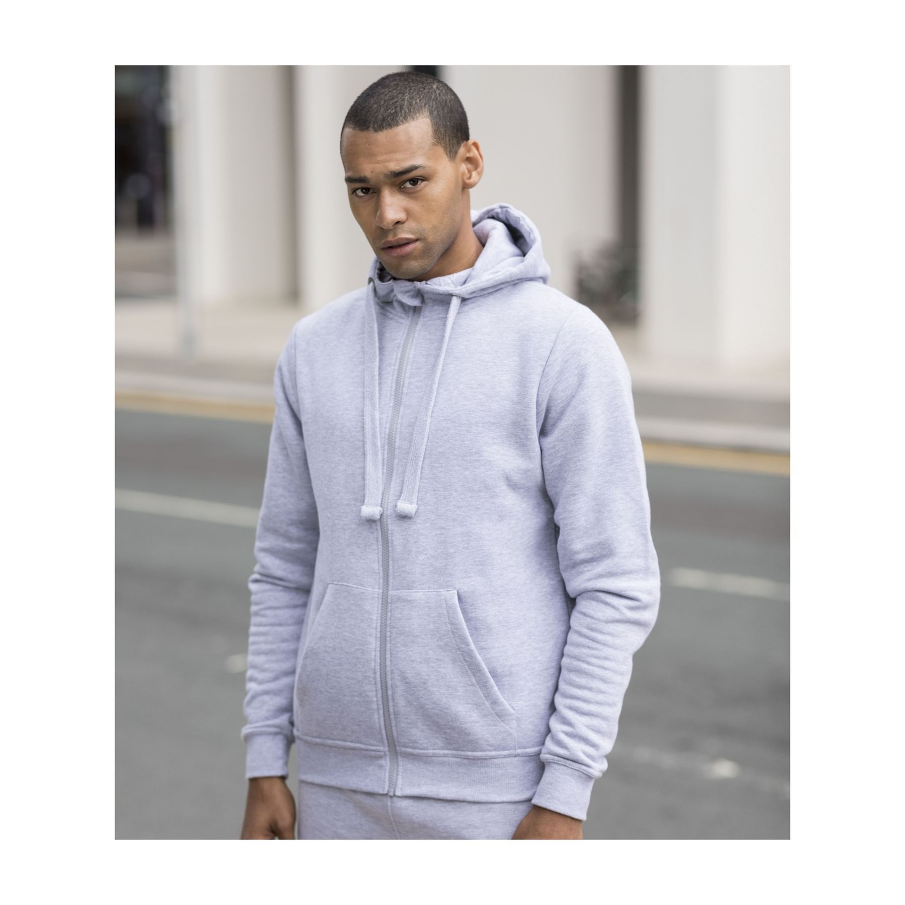 Sweat capuche zippé lourd