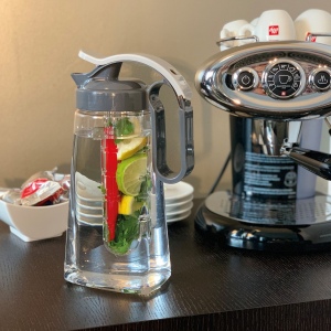 Bouteille avec infuseur, vue 4